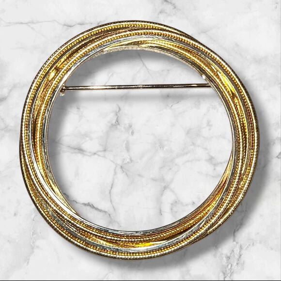 Vintage Signed Kramer Of New York Gold Tone Circle Wreath Ring Brooch Pin - Picture 4 of 8